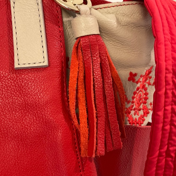 A large red leather beautifully embroidered bag - Picture 13 of 16